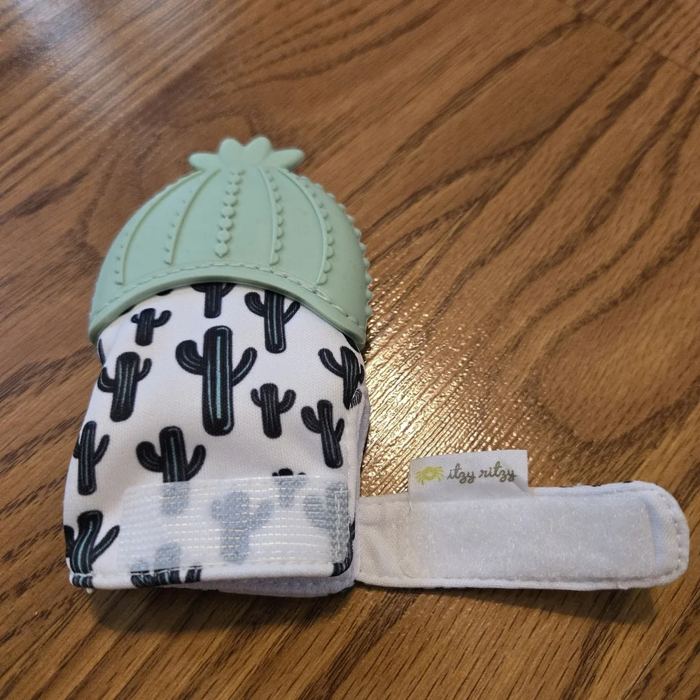 Itzy Ritzy Silicone Teething Mitt Mint Green Cactus Crinkle Toy Baby Infant NB